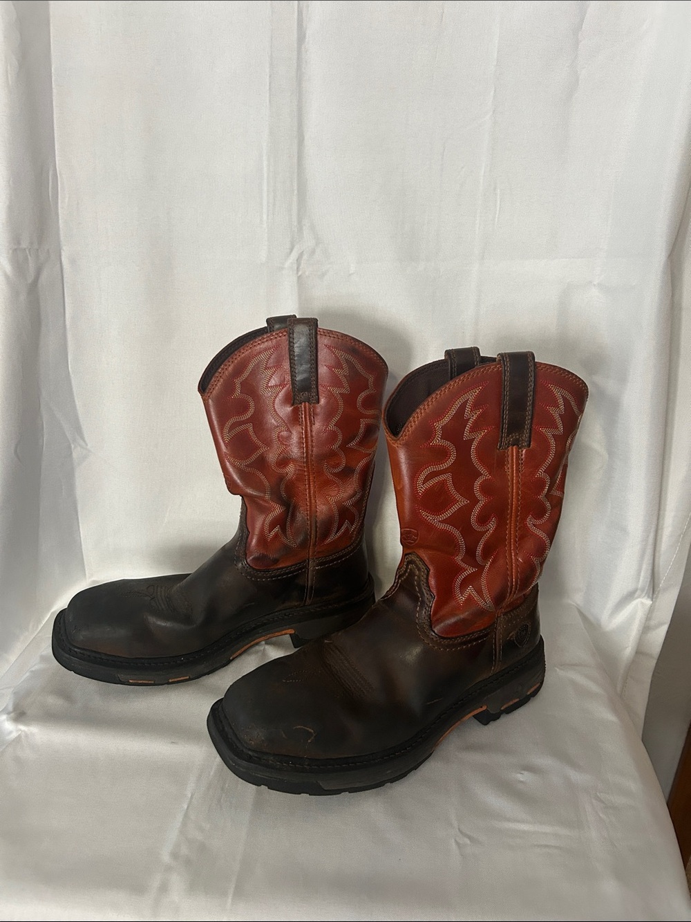 Mens Ariat WorkHog pull-on western work boots with a wide square toe Size 9D